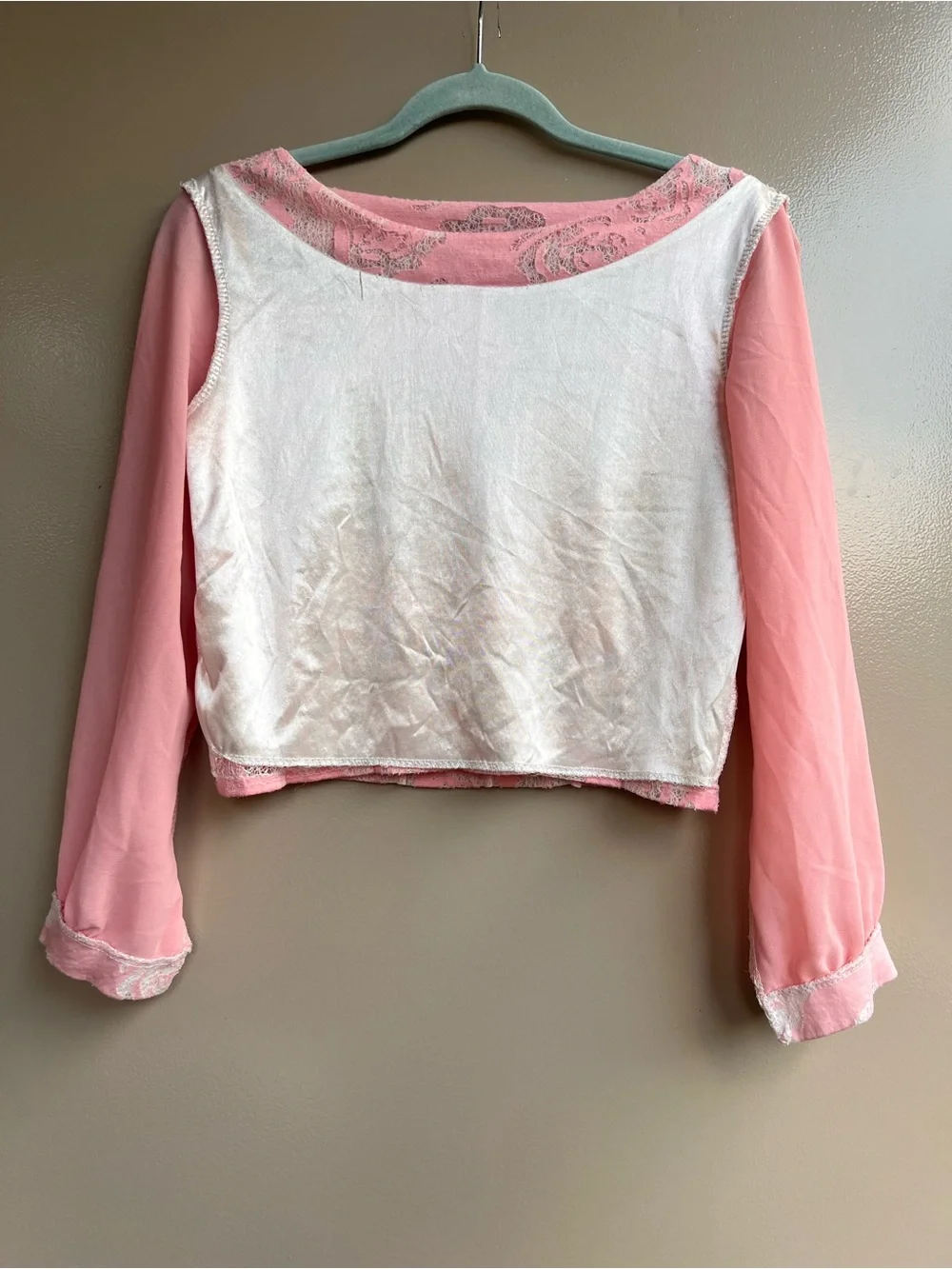 Yoyipshow Pink Floral Lace Crop Top Sheer Sleeve Coquette Y2K Babydoll Feminine - Picture 8 of 14